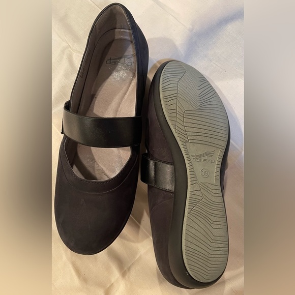 Super comfortable black Dansko Mary Janes - Picture 2 of 4